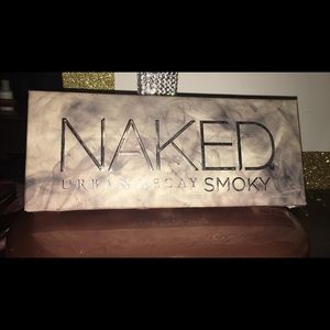 Urban decay Smokey palette ❤️😍 👍🏼offers/trades